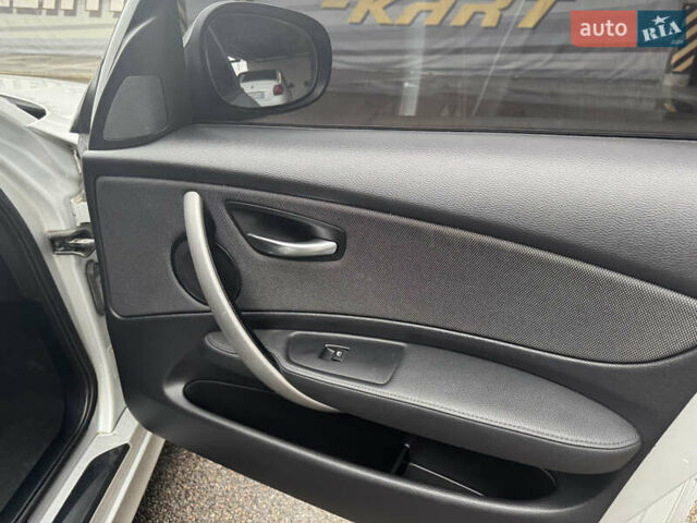 Серый БМВ 1 Серия, объемом двигателя 2 л и пробегом 200 тыс. км за 7550 $, фото 61 на Automoto.ua