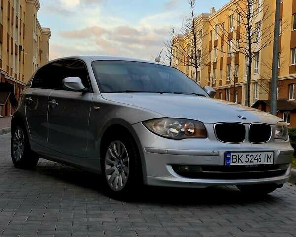 Серый БМВ 1 Серия, объемом двигателя 2 л и пробегом 209 тыс. км за 9500 $, фото 23 на Automoto.ua