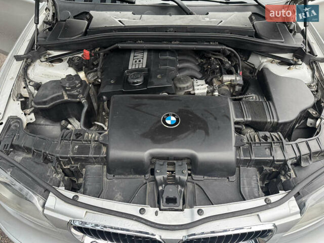 Серый БМВ 1 Серия, объемом двигателя 2 л и пробегом 200 тыс. км за 7550 $, фото 68 на Automoto.ua