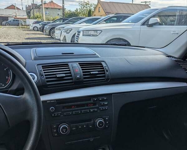 Сірий БМВ 1 Серія, об'ємом двигуна 2 л та пробігом 207 тис. км за 7300 $, фото 1 на Automoto.ua