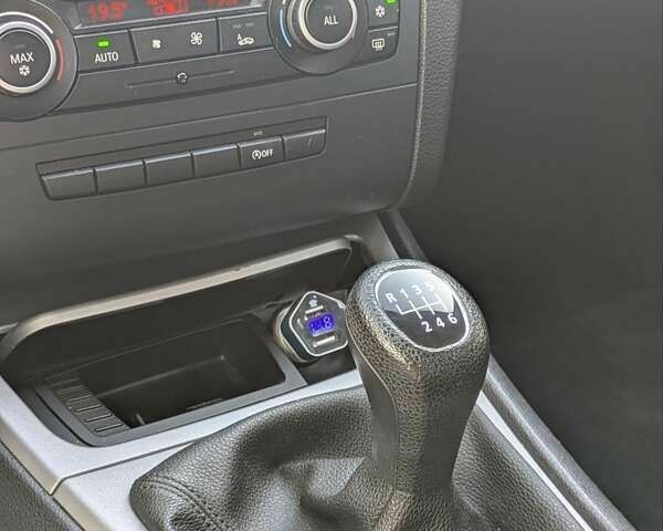 Серый БМВ 1 Серия, объемом двигателя 2 л и пробегом 207 тыс. км за 6300 $, фото 16 на Automoto.ua