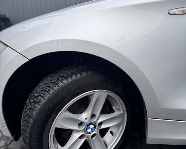 Серый БМВ 1 Серия, объемом двигателя 2 л и пробегом 220 тыс. км за 8500 $, фото 6 на Automoto.ua