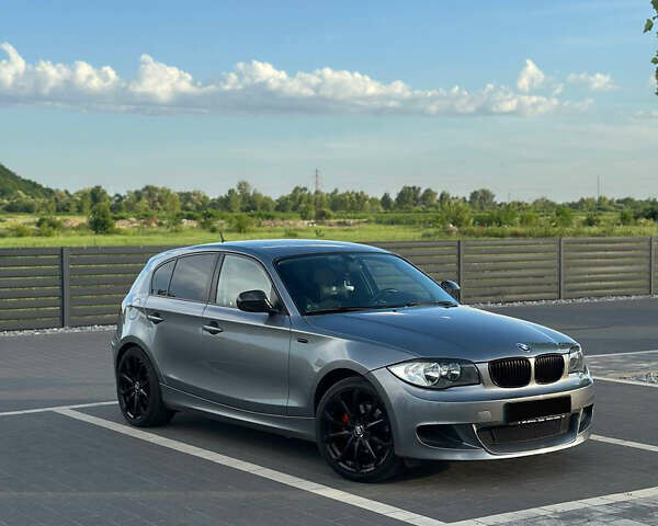 Серый БМВ 1 Серия, объемом двигателя 2 л и пробегом 186 тыс. км за 7700 $, фото 2 на Automoto.ua