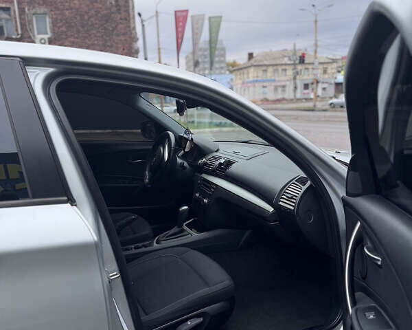 Серый БМВ 1 Серия, объемом двигателя 2 л и пробегом 220 тыс. км за 8500 $, фото 9 на Automoto.ua