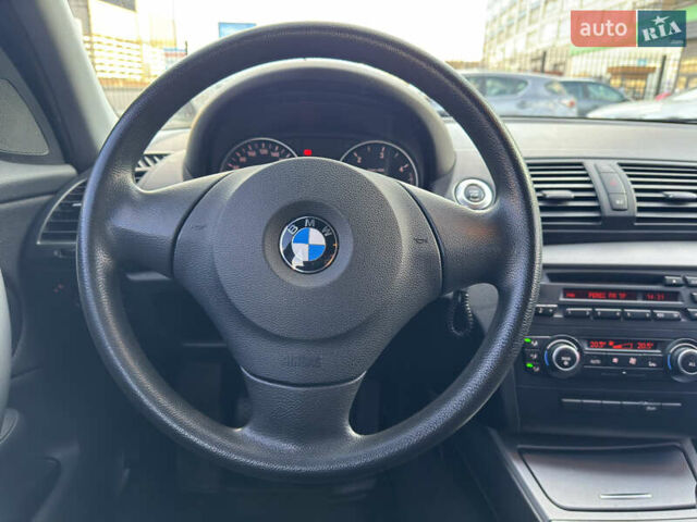 Серый БМВ 1 Серия, объемом двигателя 2 л и пробегом 220 тыс. км за 7400 $, фото 32 на Automoto.ua