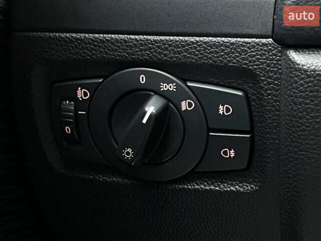 Серый БМВ 1 Серия, объемом двигателя 2 л и пробегом 117 тыс. км за 7650 $, фото 15 на Automoto.ua