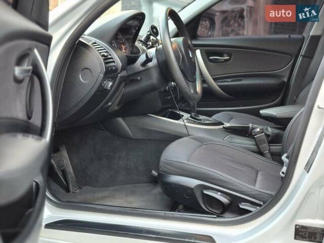 Серый БМВ 1 Серия, объемом двигателя 2 л и пробегом 209 тыс. км за 9500 $, фото 10 на Automoto.ua