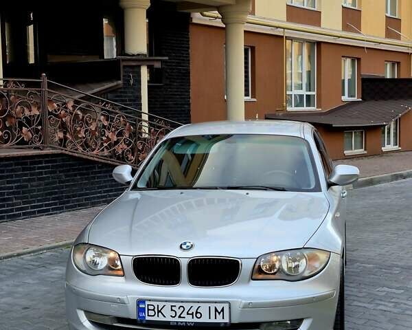 Серый БМВ 1 Серия, объемом двигателя 2 л и пробегом 209 тыс. км за 9500 $, фото 25 на Automoto.ua