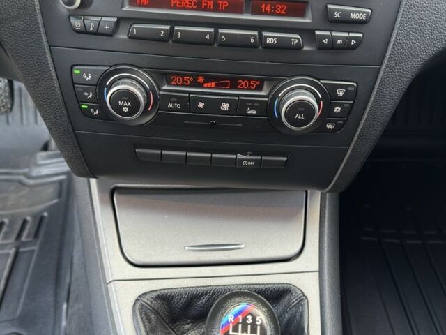 Сірий БМВ 1 Серія, об'ємом двигуна 2 л та пробігом 215 тис. км за 7499 $, фото 13 на Automoto.ua