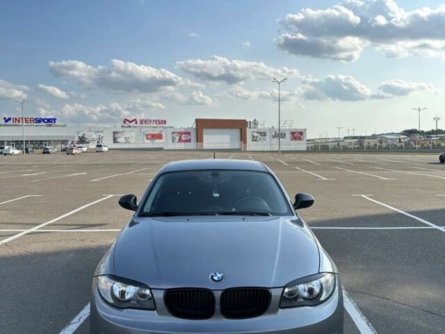 Серый БМВ 1 Серия, объемом двигателя 2 л и пробегом 186 тыс. км за 7600 $, фото 5 на Automoto.ua