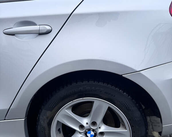 Серый БМВ 1 Серия, объемом двигателя 2 л и пробегом 220 тыс. км за 8500 $, фото 5 на Automoto.ua