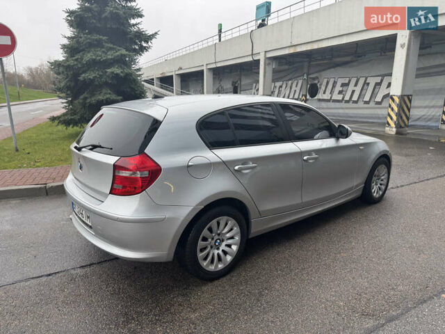 Серый БМВ 1 Серия, объемом двигателя 2 л и пробегом 200 тыс. км за 7550 $, фото 17 на Automoto.ua