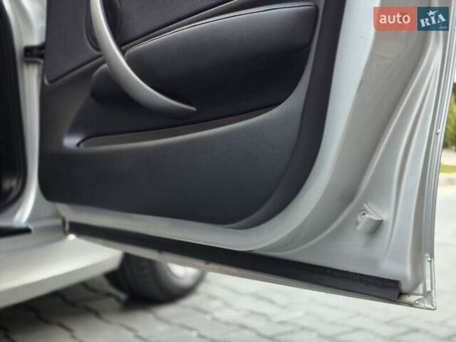 Серый БМВ 1 Серия, объемом двигателя 2 л и пробегом 209 тыс. км за 9500 $, фото 13 на Automoto.ua