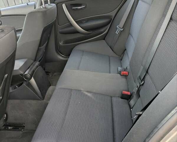 Сірий БМВ 1 Серія, об'ємом двигуна 2 л та пробігом 207 тис. км за 7300 $, фото 15 на Automoto.ua