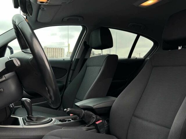 Серый БМВ 1 Серия, объемом двигателя 2 л и пробегом 117 тыс. км за 7650 $, фото 6 на Automoto.ua