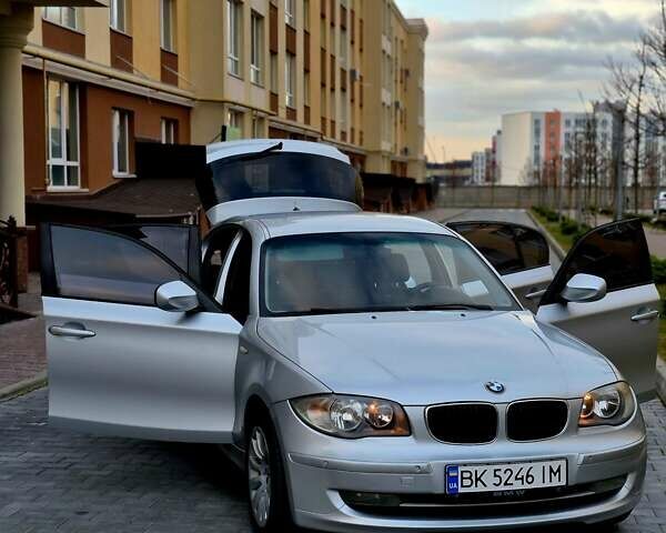 Серый БМВ 1 Серия, объемом двигателя 2 л и пробегом 209 тыс. км за 9500 $, фото 17 на Automoto.ua