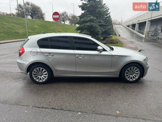 Серый БМВ 1 Серия, объемом двигателя 2 л и пробегом 200 тыс. км за 7550 $, фото 16 на Automoto.ua