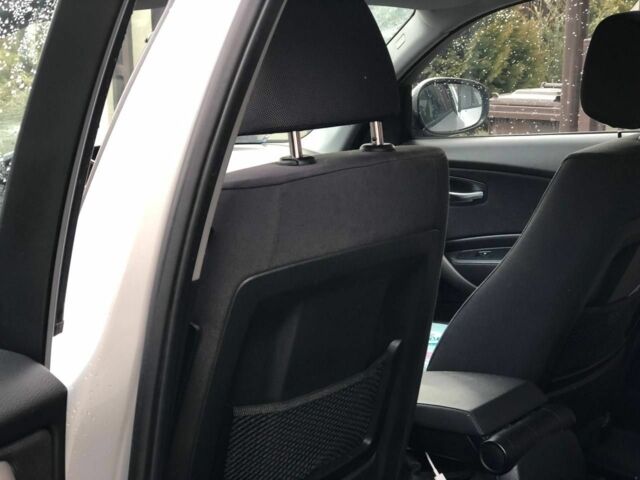 Серый БМВ 1 Серия, объемом двигателя 2 л и пробегом 230 тыс. км за 7000 $, фото 6 на Automoto.ua