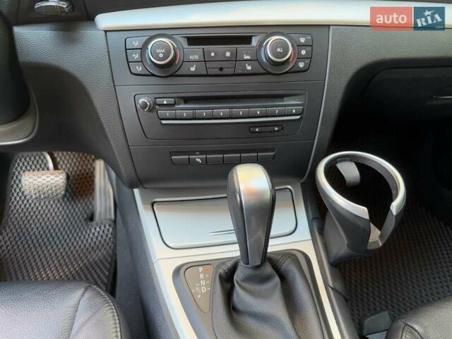 Серый БМВ 1 Серия, объемом двигателя 2 л и пробегом 108 тыс. км за 10900 $, фото 10 на Automoto.ua