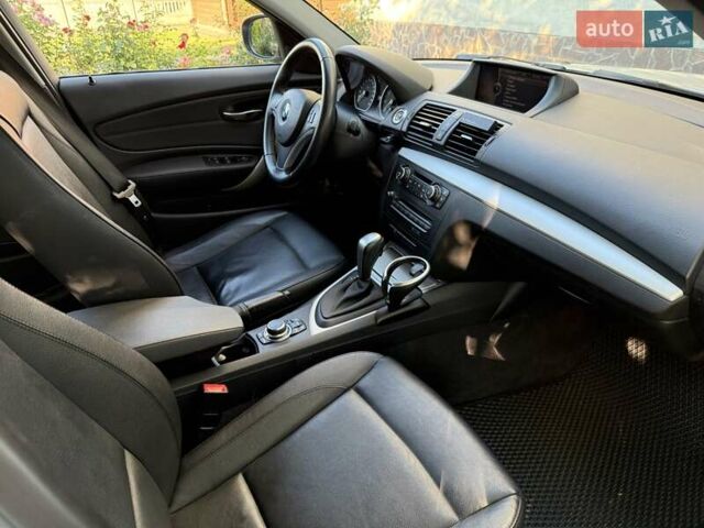 Серый БМВ 1 Серия, объемом двигателя 2 л и пробегом 108 тыс. км за 10900 $, фото 13 на Automoto.ua
