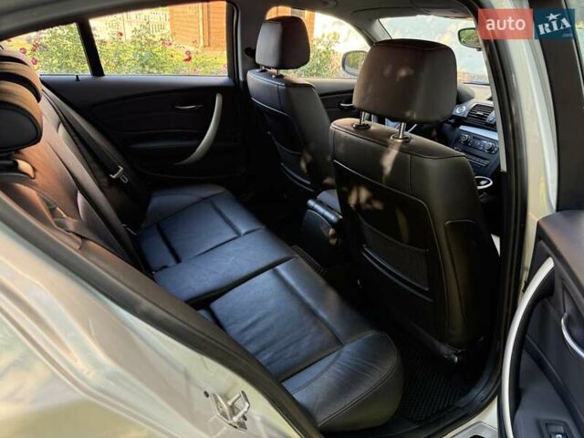 Серый БМВ 1 Серия, объемом двигателя 2 л и пробегом 108 тыс. км за 10900 $, фото 12 на Automoto.ua