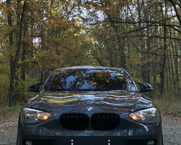 Серый БМВ 1 Серия, объемом двигателя 1.6 л и пробегом 270 тыс. км за 10800 $, фото 1 на Automoto.ua