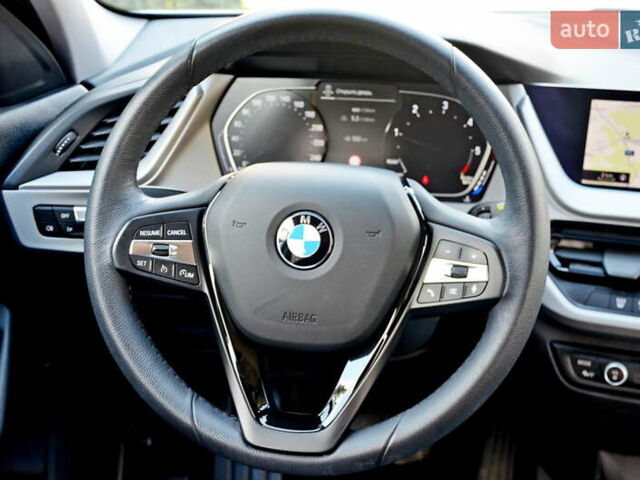 Серый БМВ 1 Серия, объемом двигателя 1.5 л и пробегом 81 тыс. км за 19500 $, фото 12 на Automoto.ua