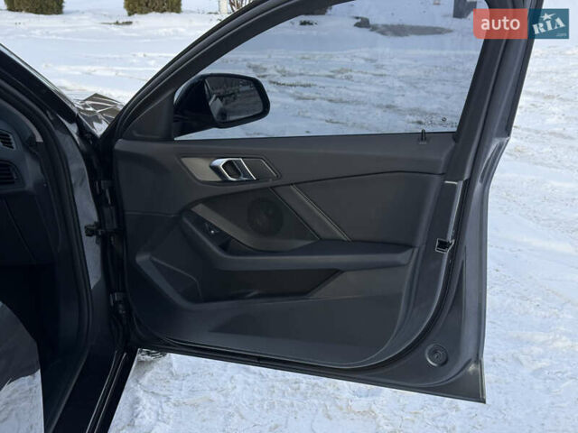 Сірий БМВ 1 Серія, об'ємом двигуна 2 л та пробігом 40 тис. км за 25500 $, фото 25 на Automoto.ua