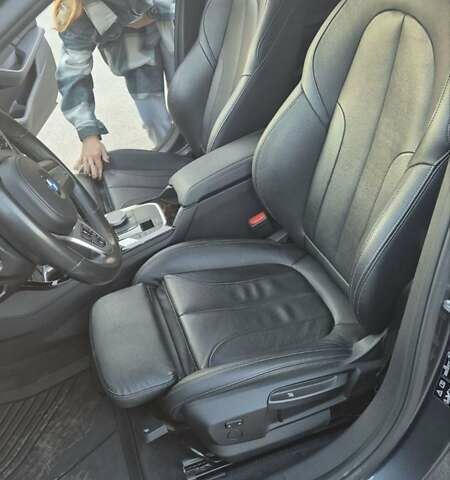 Серый БМВ 1 Серия, объемом двигателя 2 л и пробегом 92 тыс. км за 30500 $, фото 3 на Automoto.ua