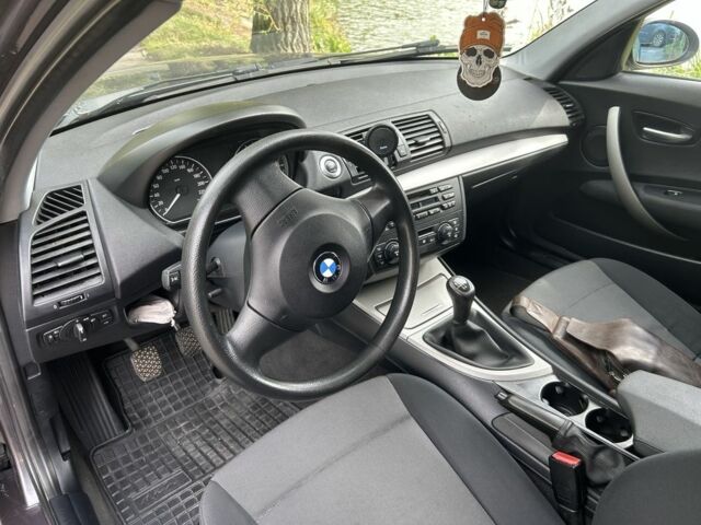 Серый БМВ 1 Серия, объемом двигателя 1.6 л и пробегом 250 тыс. км за 4550 $, фото 6 на Automoto.ua