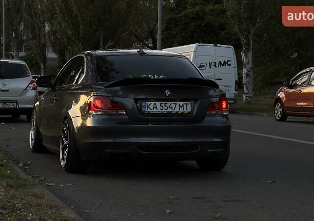 Серый БМВ 1 Серия, объемом двигателя 3 л и пробегом 215 тыс. км за 14500 $, фото 1 на Automoto.ua