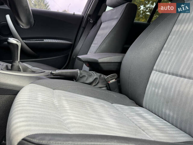 Синий БМВ 1 Серия, объемом двигателя 2 л и пробегом 299 тыс. км за 4999 $, фото 54 на Automoto.ua