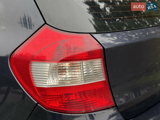 Синий БМВ 1 Серия, объемом двигателя 2 л и пробегом 280 тыс. км за 4650 $, фото 24 на Automoto.ua