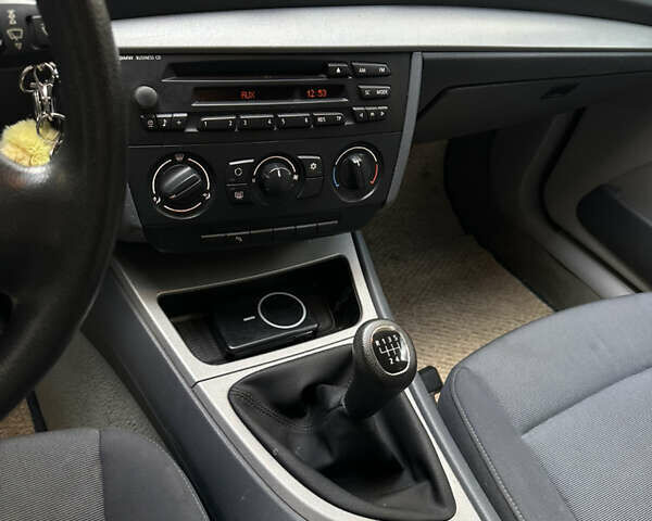 Синий БМВ 1 Серия, объемом двигателя 1.6 л и пробегом 275 тыс. км за 5450 $, фото 8 на Automoto.ua