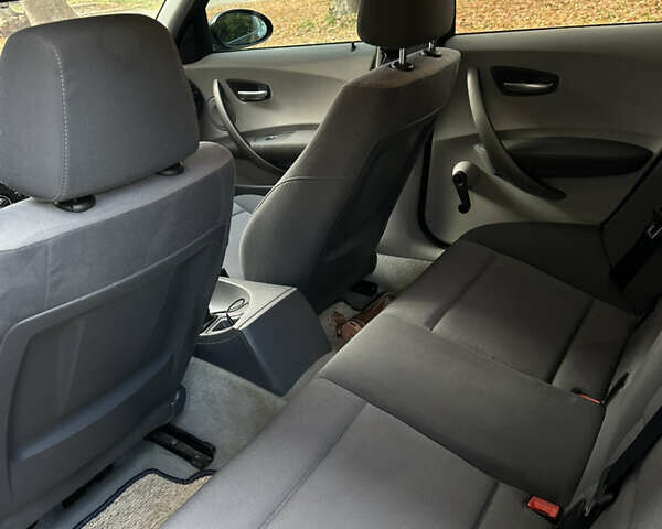 Синий БМВ 1 Серия, объемом двигателя 1.6 л и пробегом 275 тыс. км за 5450 $, фото 9 на Automoto.ua