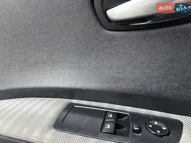 Синий БМВ 1 Серия, объемом двигателя 2 л и пробегом 280 тыс. км за 4650 $, фото 47 на Automoto.ua