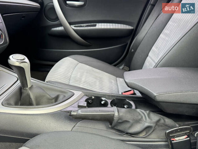 Синий БМВ 1 Серия, объемом двигателя 2 л и пробегом 299 тыс. км за 4999 $, фото 52 на Automoto.ua