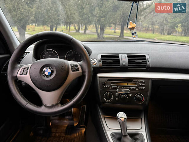 Синий БМВ 1 Серия, объемом двигателя 2 л и пробегом 280 тыс. км за 4650 $, фото 52 на Automoto.ua