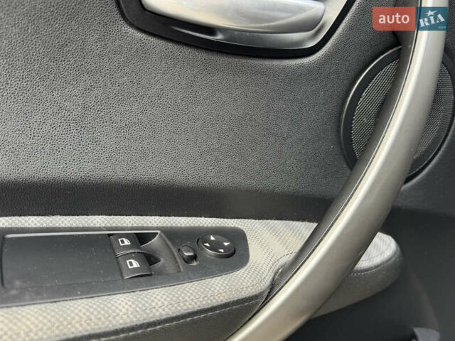 Синий БМВ 1 Серия, объемом двигателя 2 л и пробегом 299 тыс. км за 4999 $, фото 47 на Automoto.ua