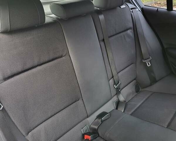 Синий БМВ 1 Серия, объемом двигателя 2 л и пробегом 264 тыс. км за 5400 $, фото 20 на Automoto.ua