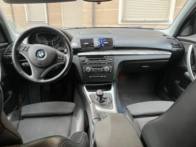 Синий БМВ 1 Серия, объемом двигателя 2 л и пробегом 249 тыс. км за 5100 $, фото 6 на Automoto.ua