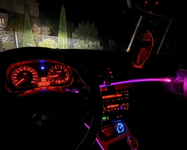 Синий БМВ 1 Серия, объемом двигателя 2 л и пробегом 276 тыс. км за 5600 $, фото 14 на Automoto.ua