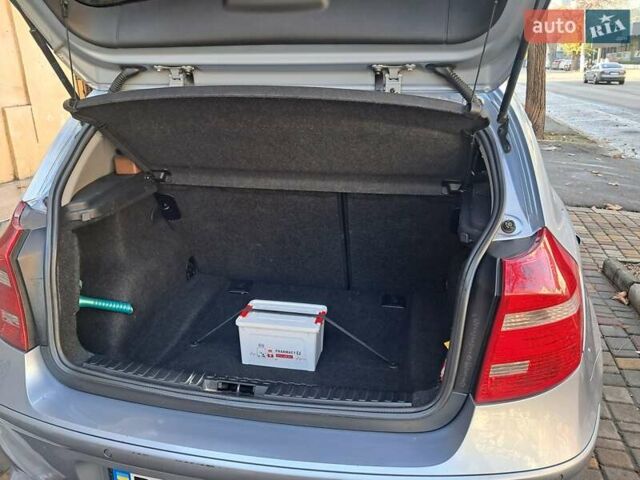 Синій БМВ 1 Серія, об'ємом двигуна 2 л та пробігом 200 тис. км за 5650 $, фото 5 на Automoto.ua