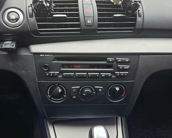 БМВ 1 Серия 2009 в Мукачеве на Automoto.ua Синий БМВ 1 Серия, объемом двигателя 2 л и пробегом 280 тыс. км за 7500 $, фото 14 на Automoto.ua