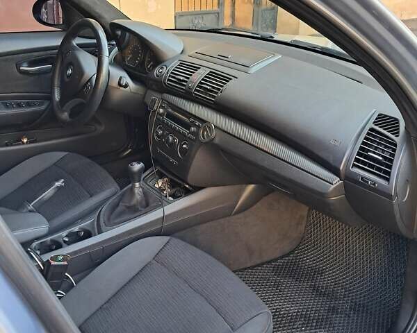 Синій БМВ 1 Серія, об'ємом двигуна 2 л та пробігом 200 тис. км за 5650 $, фото 10 на Automoto.ua
