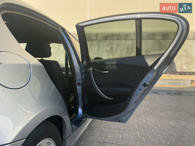 Синий БМВ 1 Серия, объемом двигателя 2 л и пробегом 192 тыс. км за 6600 $, фото 23 на Automoto.ua