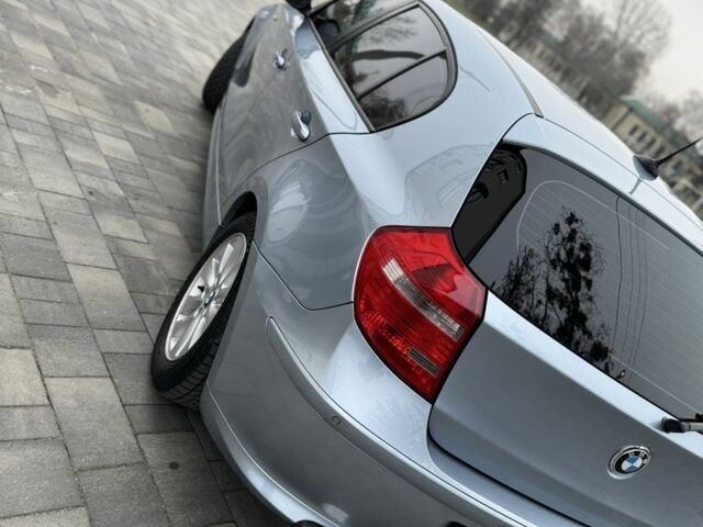 Синий БМВ 1 Серия, объемом двигателя 2 л и пробегом 241 тыс. км за 8500 $, фото 2 на Automoto.ua