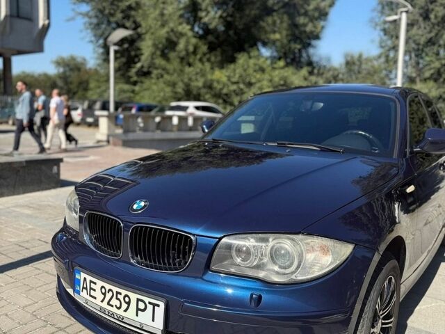 Синий БМВ 1 Серия, объемом двигателя 2 л и пробегом 240 тыс. км за 7500 $, фото 5 на Automoto.ua