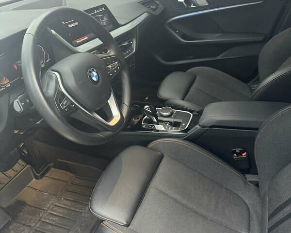Синій БМВ 1 Серія, об'ємом двигуна 2 л та пробігом 135 тис. км за 24500 $, фото 8 на Automoto.ua