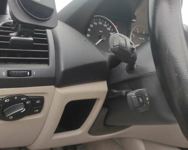 Синий БМВ 1 Серия, объемом двигателя 2 л и пробегом 183 тыс. км за 10000 $, фото 7 на Automoto.ua